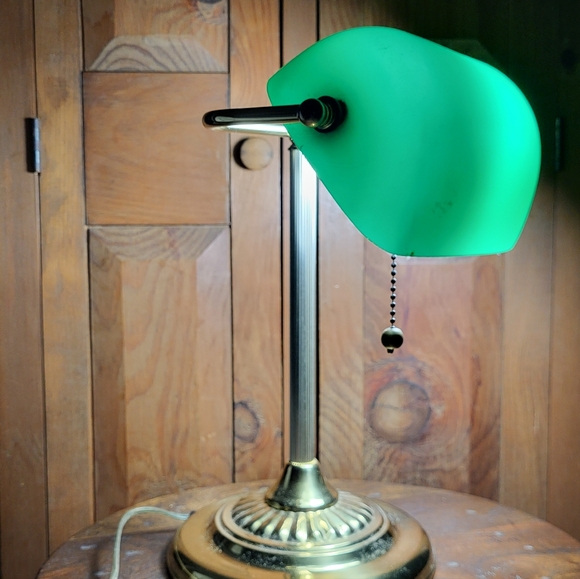 Green Glass Banker's Lamp with Brass Base - Picture 12 of 15